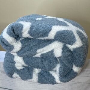 Berkshire Blue and White Throw Blanket
